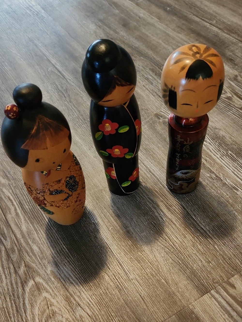 Traditional Wooden Kokeshi Doll Set - Black and Natural Finish